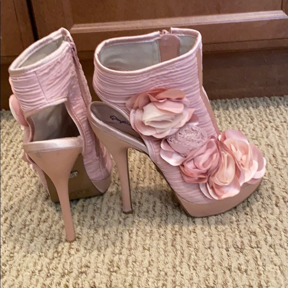 Pink satin floral heels! - Picture 4 of 6